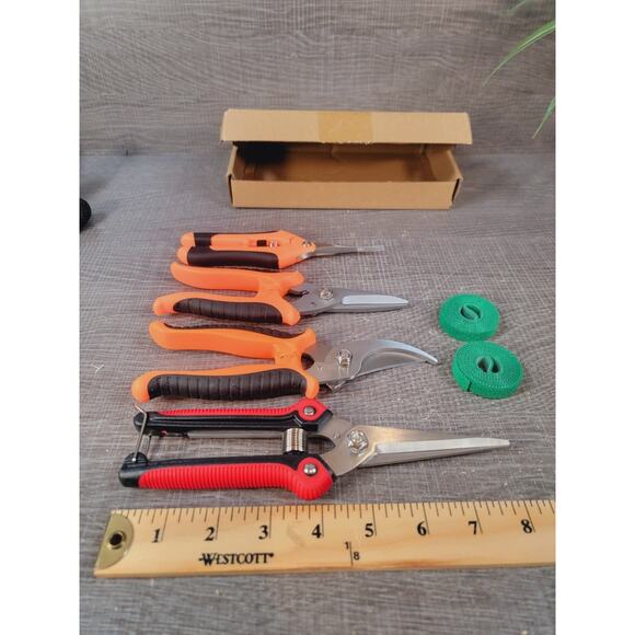 8 Pcs Garden Set. 4 Trimming Scissors, Sharpener, Gloves (S), 2 Plant Tie Rolls - Picture 4 of 10